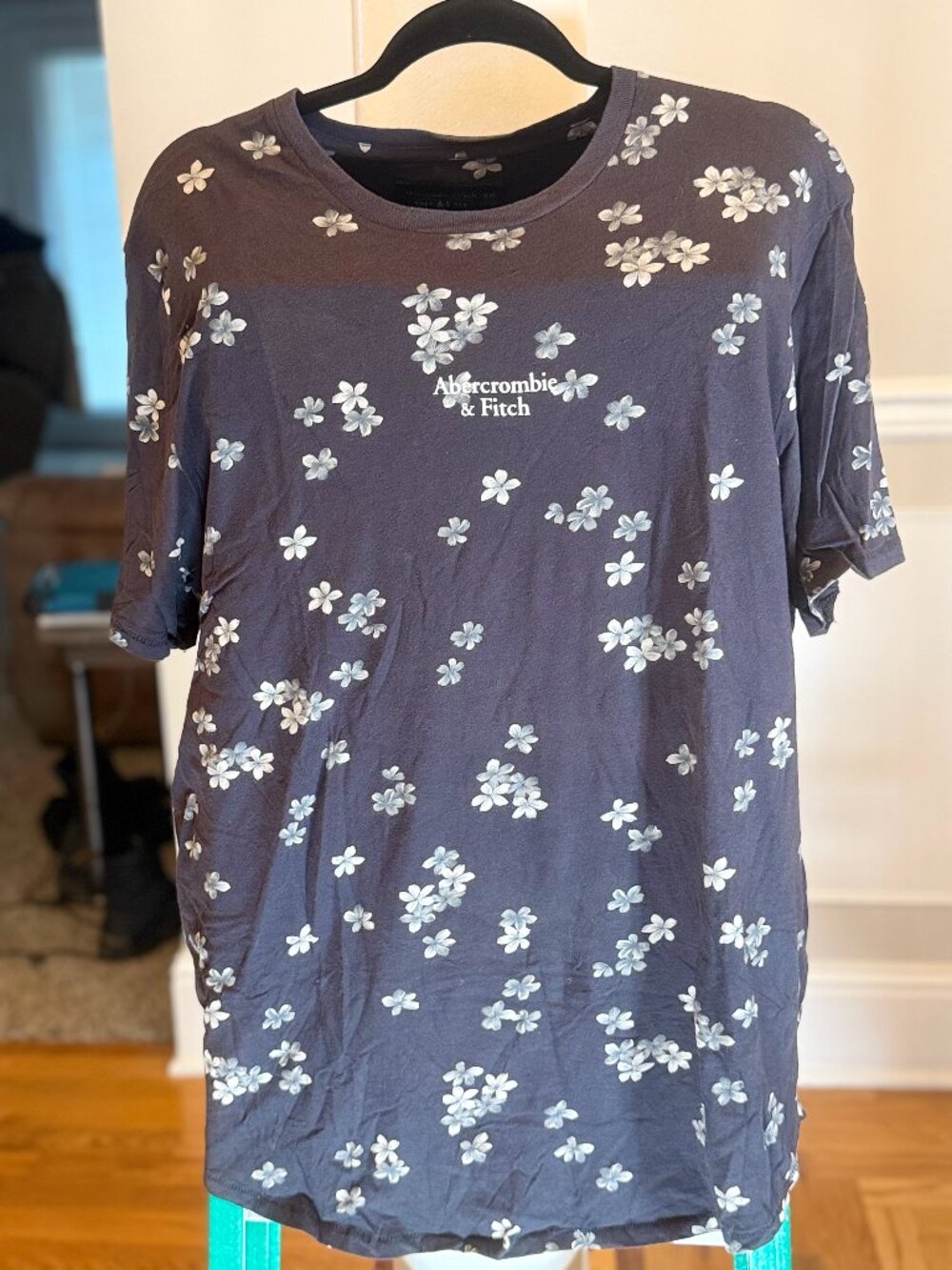Abercrombie & Fitch Grey Floral Pattern Short Sleeve Tee Shirt Men's XXL.